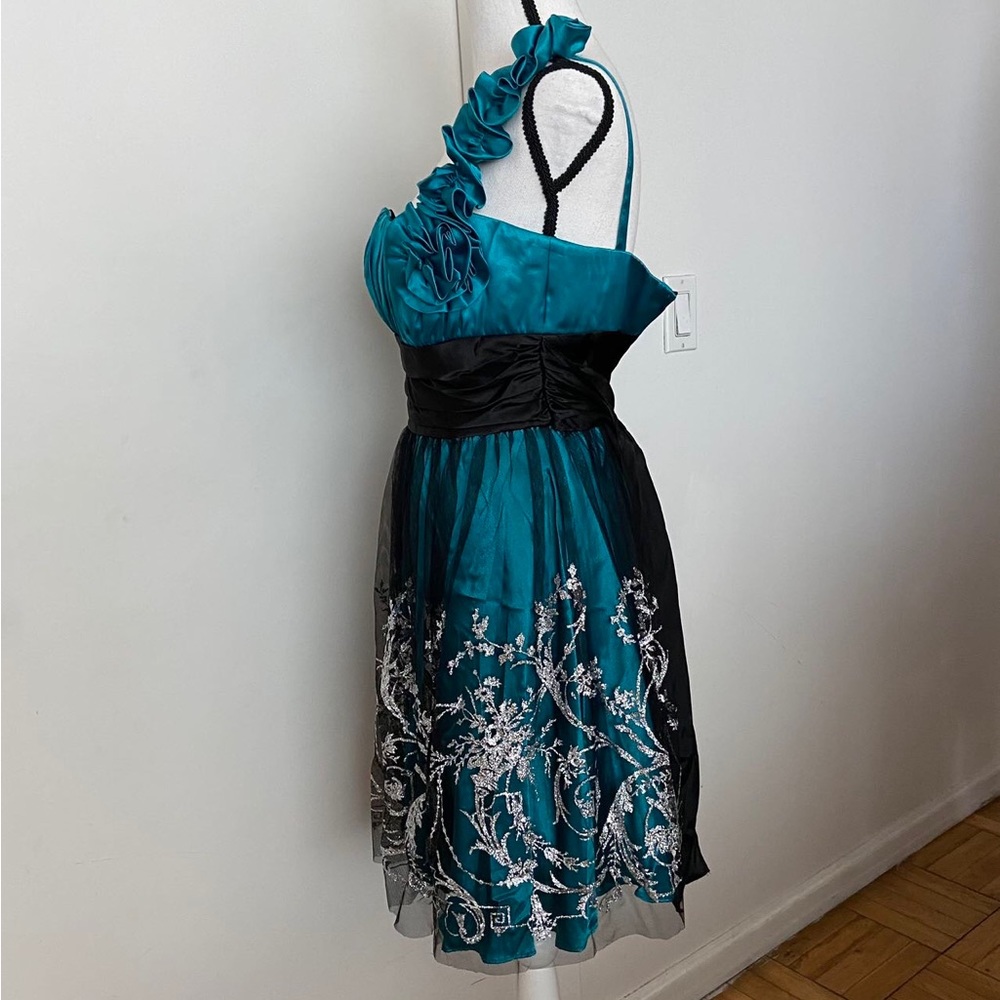 Blondie Nites Juniors’ Dress with Black Tulle & Silver Glitter Accent Size 3 - Picture 2 of 7